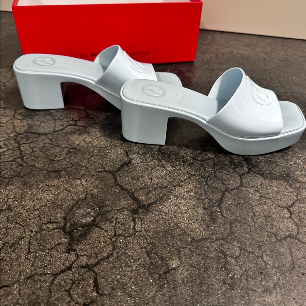 Elegant Women's Light Blue Mules